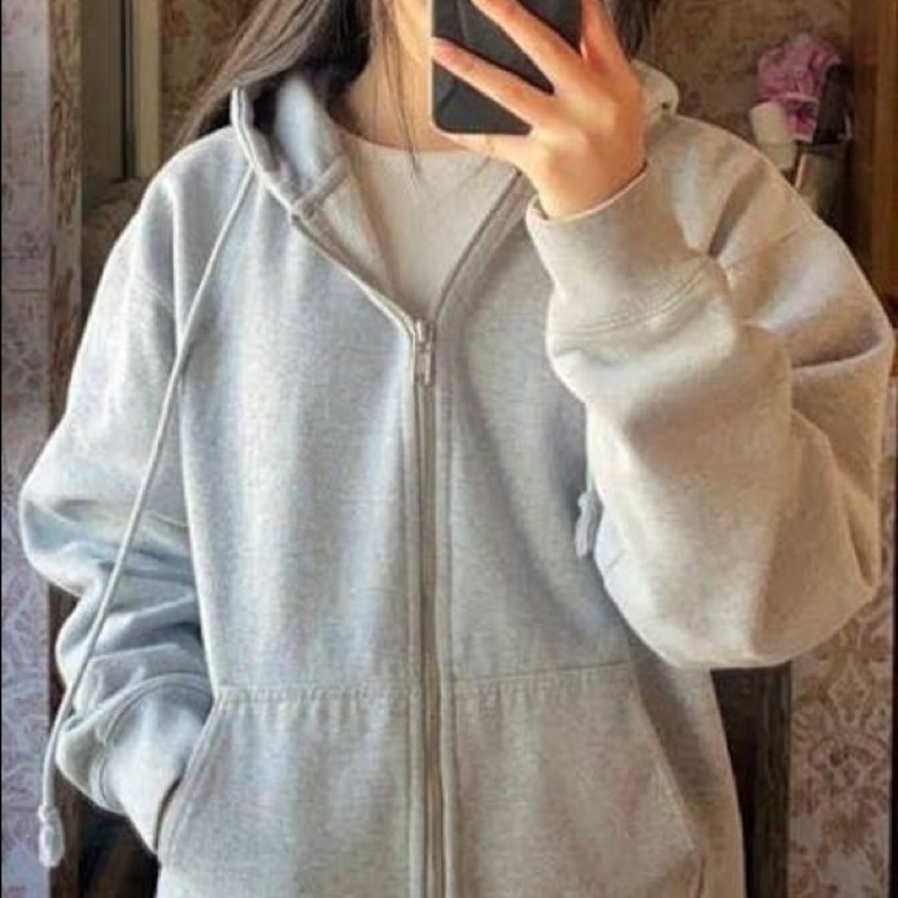 Brandy Melville Carla Sweatshirt Grey